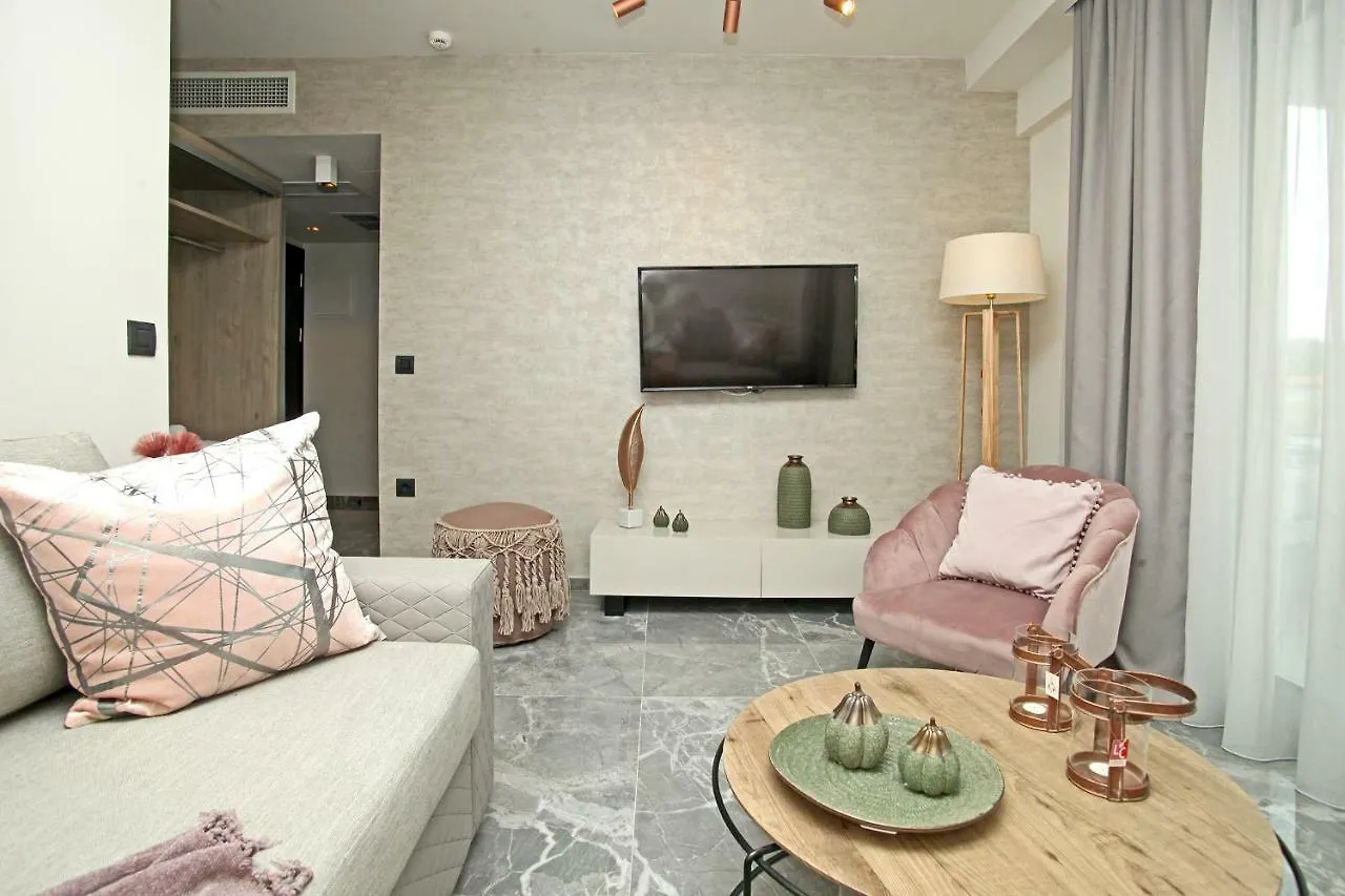חניוטי Athinais Luxury Apartments 0*,